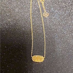 Kendra Scott necklace